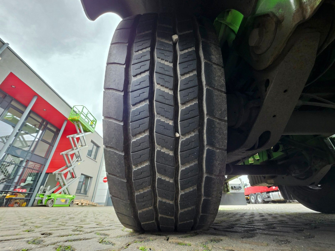 Curtainsider semi-trailer Berger SAPL 24 / Coilmulde / EDSCHA: picture 40 Curtainsider semi-trailer Berger SAPL 24 / Coilmulde / EDSCHA: picture 40