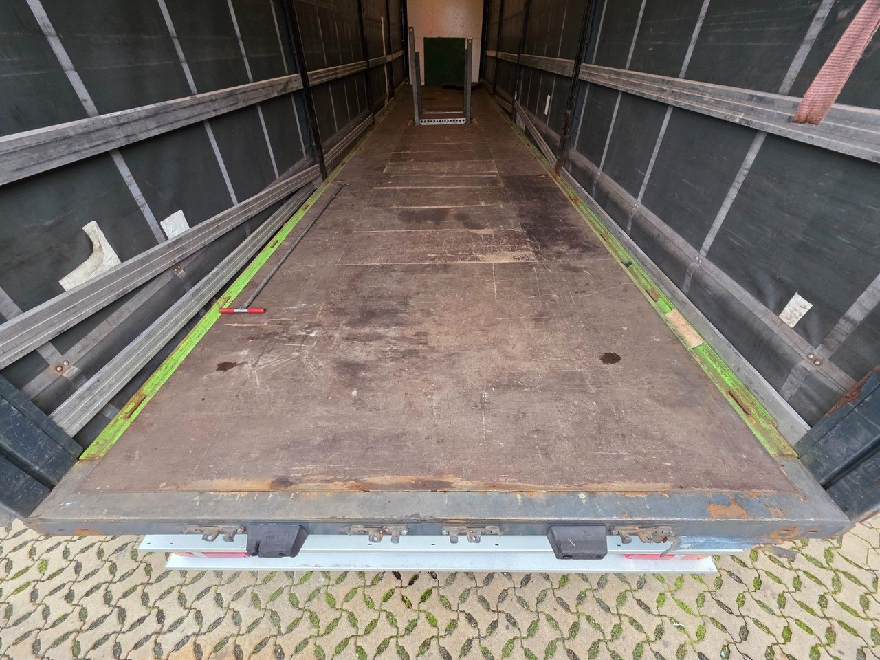 Curtainsider semi-trailer Berger SAPL 24 / Coilmulde / EDSCHA: picture 12 Curtainsider semi-trailer Berger SAPL 24 / Coilmulde / EDSCHA: picture 12