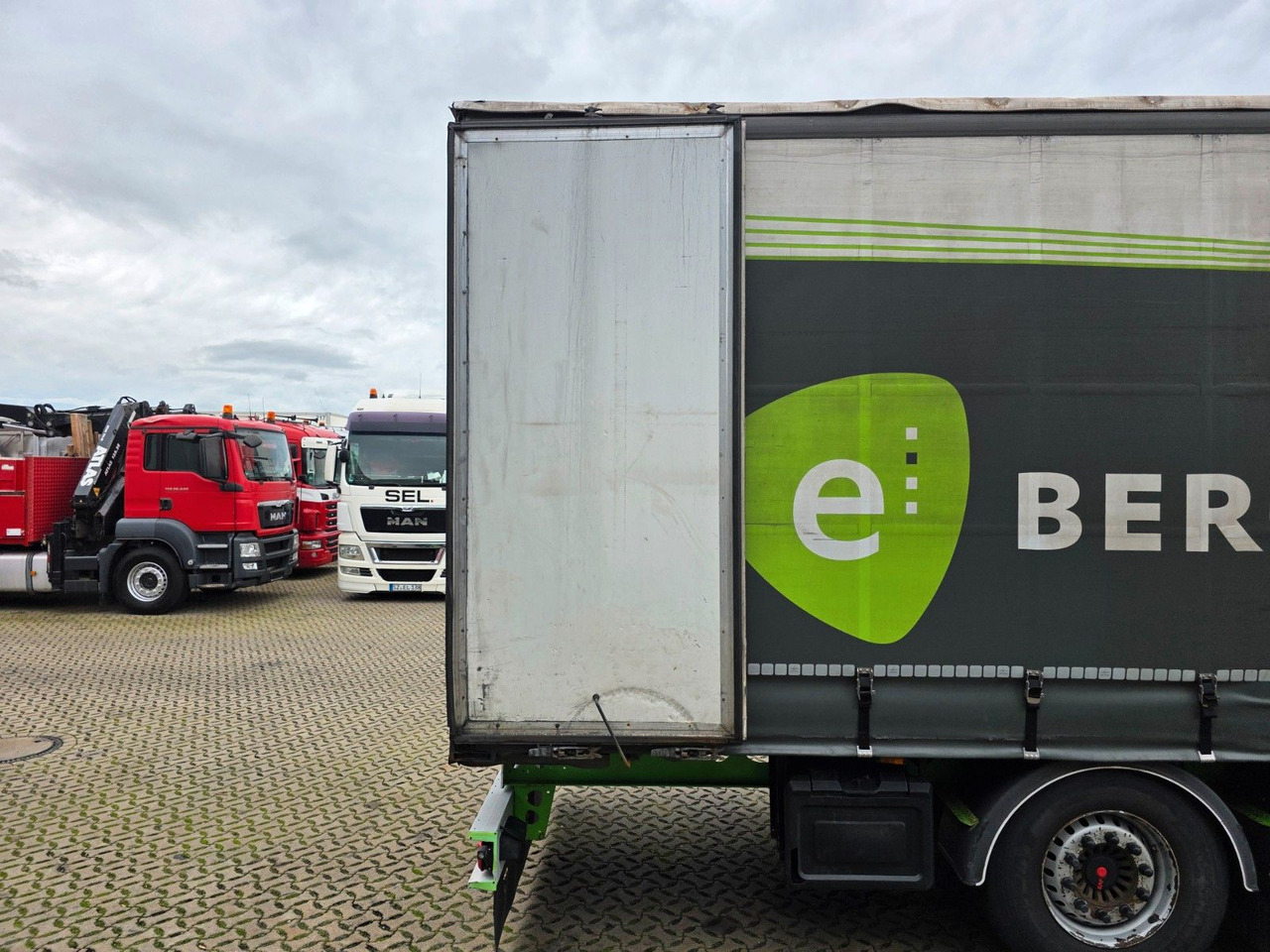 Curtainsider semi-trailer Berger SAPL 24 / Coilmulde / EDSCHA: picture 16 Curtainsider semi-trailer Berger SAPL 24 / Coilmulde / EDSCHA: picture 16