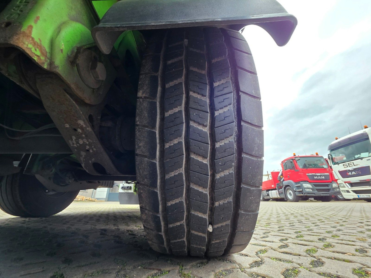 Curtainsider semi-trailer Berger SAPL 24 / Coilmulde / EDSCHA: picture 33 Curtainsider semi-trailer Berger SAPL 24 / Coilmulde / EDSCHA: picture 33