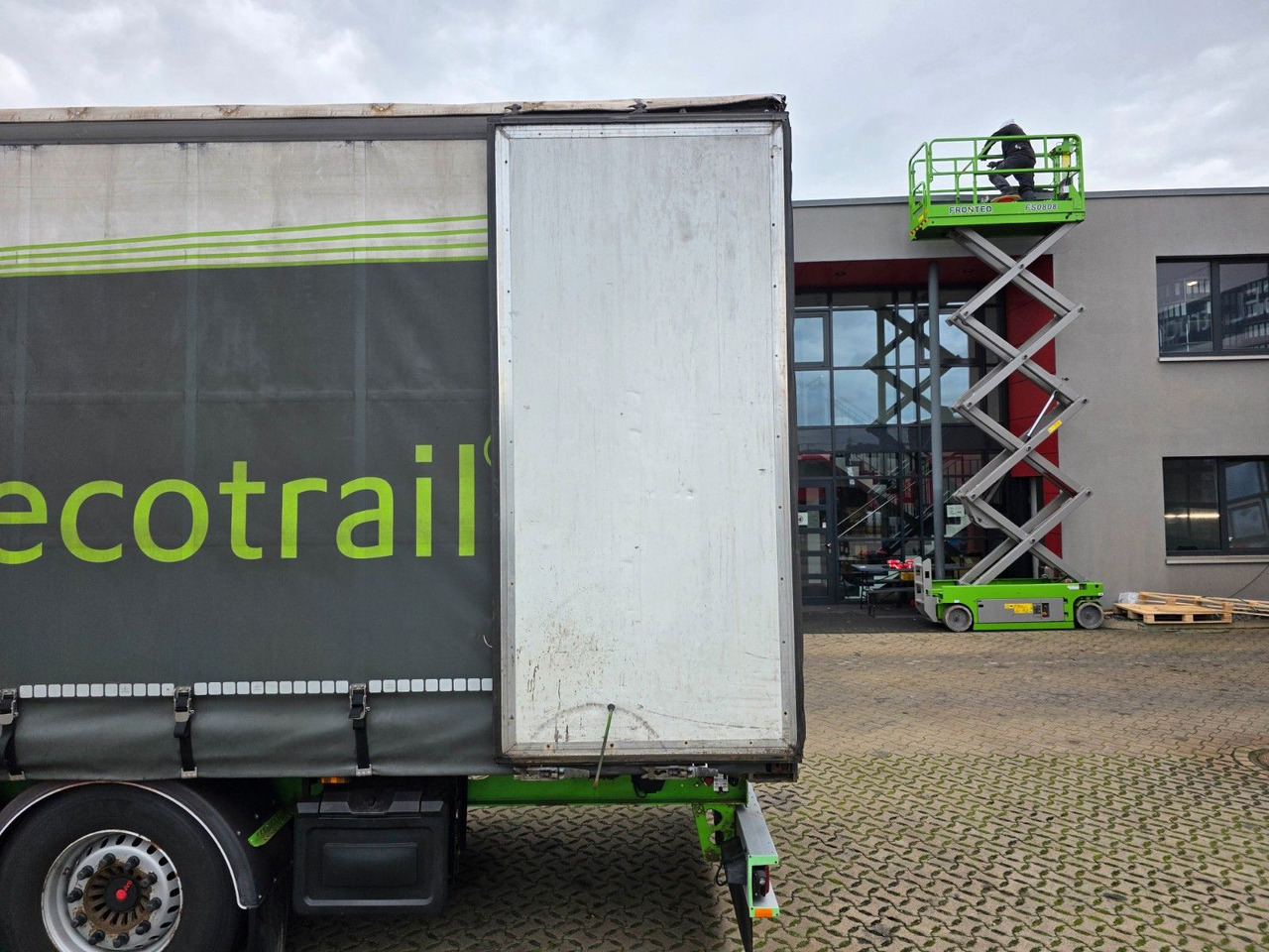 Curtainsider semi-trailer Berger SAPL 24 / Coilmulde / EDSCHA: picture 17 Curtainsider semi-trailer Berger SAPL 24 / Coilmulde / EDSCHA: picture 17