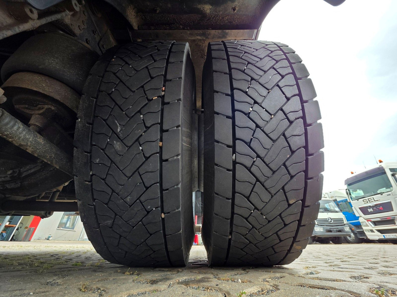 Curtain side truck DAF FA LF 55.300 / Ladebordwand + Kofferseite: picture 29 Curtain side truck DAF FA LF 55.300 / Ladebordwand + Kofferseite: picture 29