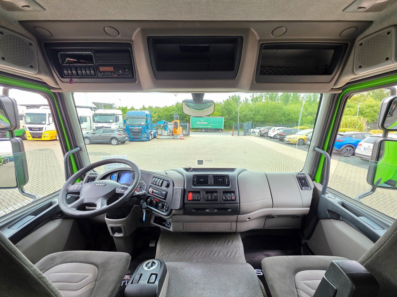 Curtain side truck DAF FA LF 55.300 / Ladebordwand + Kofferseite: picture 24 Curtain side truck DAF FA LF 55.300 / Ladebordwand + Kofferseite: picture 24