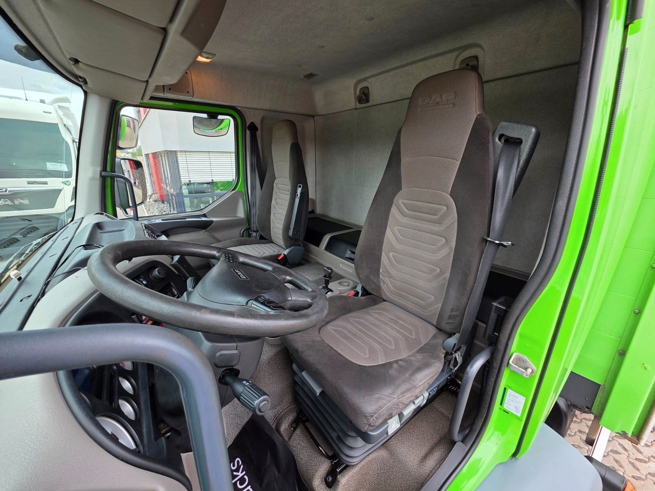 Curtain side truck DAF FA LF 55.300 / Ladebordwand + Kofferseite: picture 20 Curtain side truck DAF FA LF 55.300 / Ladebordwand + Kofferseite: picture 20