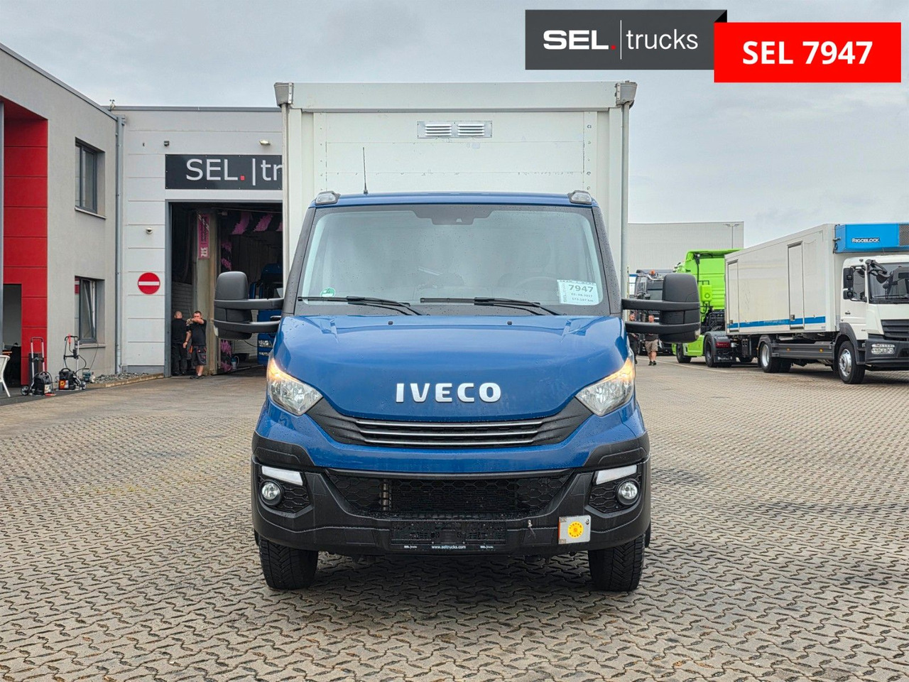Iveco Daily 70C18 Hi-Matic / Ladebordwand / 3 Sitzen - Curtain side van: picture 2 Iveco Daily 70C18 Hi-Matic / Ladebordwand / 3 Sitzen - Curtain side van: picture 2