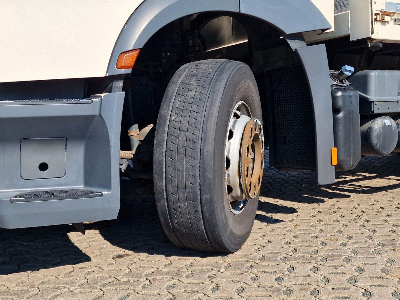Beverage truck Mercedes-Benz Actros 2543 / Retarder / Lenkachse / Liftachse: picture 22