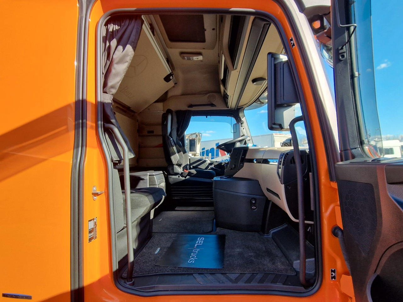 Curtain side truck Mercedes-Benz Actros 2548 / Retarder / Aluklappen / 6E: picture 18