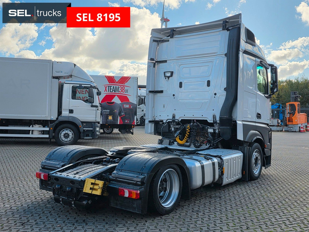Mercedes-Benz Actros 1845 / Retarder / 2 Tanks / Standklima - Tractor truck: picture 5 Mercedes-Benz Actros 1845 / Retarder / 2 Tanks / Standklima - Tractor truck: picture 5