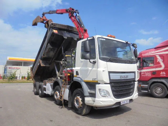 DAF CF 370 8X4 + PALFINGER EPSILON - Tipper, Crane truck: picture 3 DAF CF 370 8X4 + PALFINGER EPSILON - Tipper, Crane truck: picture 3