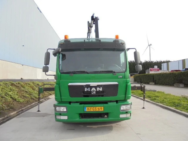 Dropside/ Flatbed truck, Crane truck MAN TGL 12.220: picture 6