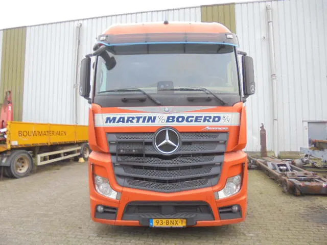 Mercedes-Benz Actros 2542 LS 6X2 ENGINE BROKE - Container transporter/ Swap body truck: picture 2 Mercedes-Benz Actros 2542 LS 6X2 ENGINE BROKE - Container transporter/ Swap body truck: picture 2