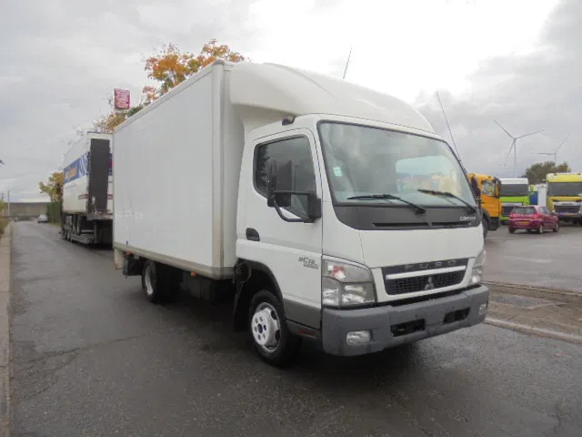 Mitsubishi Canter 3C13 LOW KM - Closed box van, Combi van: picture 3 Mitsubishi Canter 3C13 LOW KM - Closed box van, Combi van: picture 3