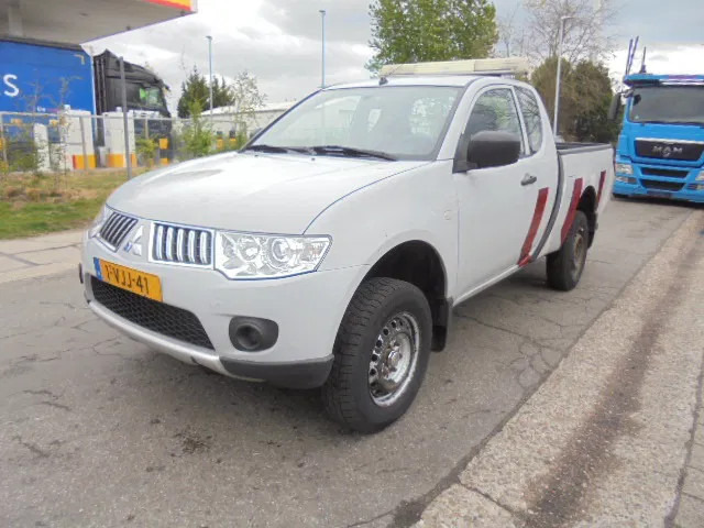 Mitsubishi L200 4X4 PICK-UP - Pickup truck: picture 1 Mitsubishi L200 4X4 PICK-UP - Pickup truck: picture 1