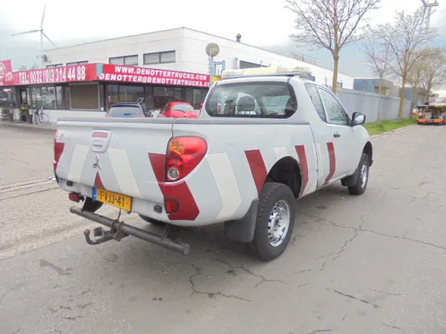 Mitsubishi L200 4X4 PICK-UP - Pickup truck: picture 5 Mitsubishi L200 4X4 PICK-UP - Pickup truck: picture 5