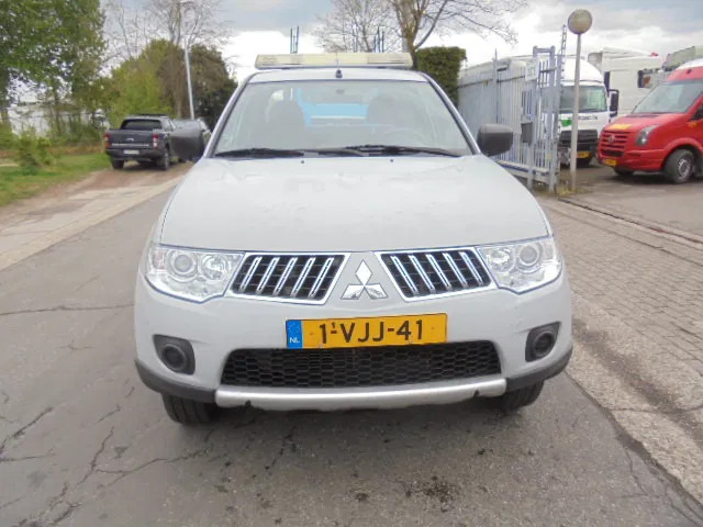 Mitsubishi L200 4X4 PICK-UP - Pickup truck: picture 2 Mitsubishi L200 4X4 PICK-UP - Pickup truck: picture 2