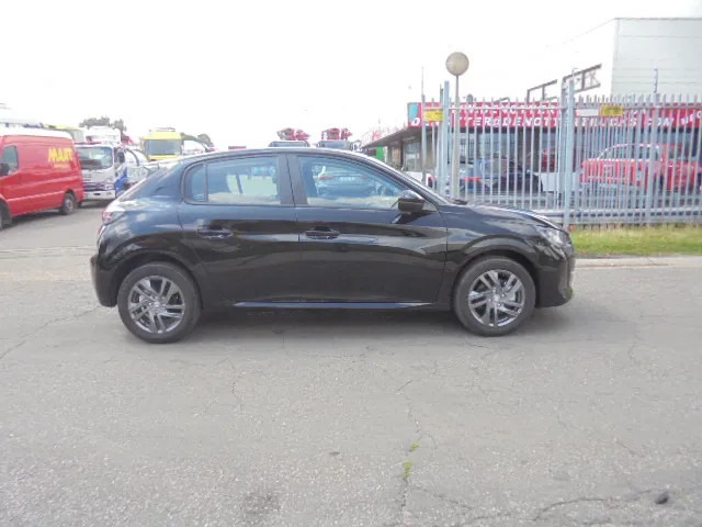 Peugeot 208 208 NEW TAX FREE - Hatchback: picture 4 Peugeot 208 208 NEW TAX FREE - Hatchback: picture 4