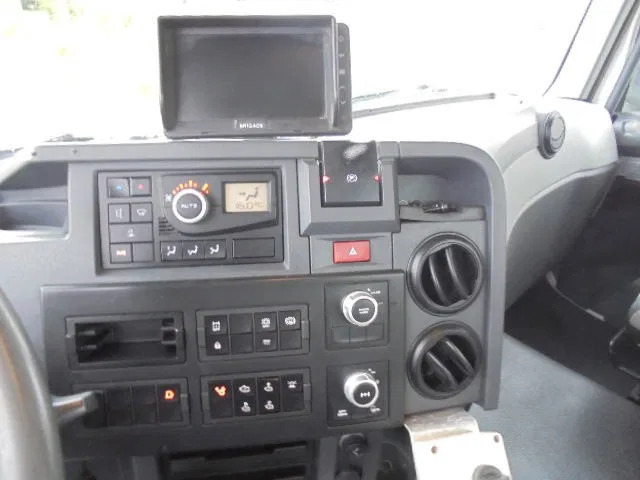 Renault C430 8X4 leasing Renault C430 8X4: picture 17