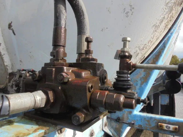 SPITZER BP SK 50 - Tanker semi-trailer: picture 3 SPITZER BP SK 50 - Tanker semi-trailer: picture 3