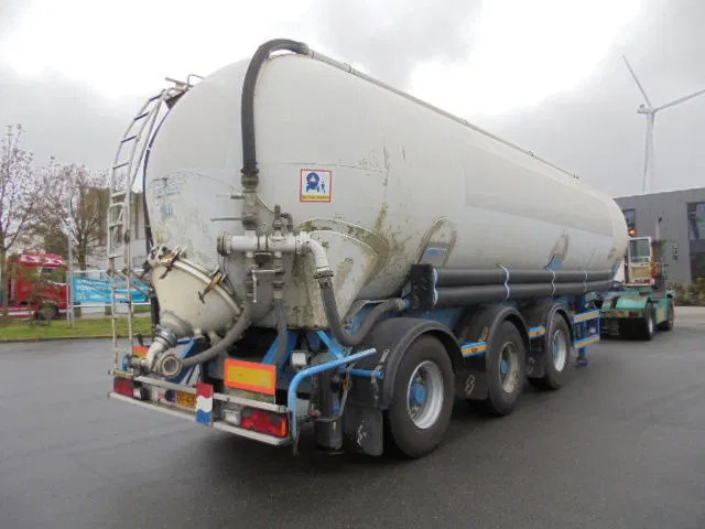SPITZER SK 50 CAL - Tanker semi-trailer: picture 4 SPITZER SK 50 CAL - Tanker semi-trailer: picture 4