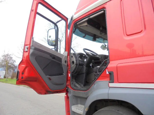 DAF CF 410 52 UNITS IN STOCK NL TREKKERS - Tractor truck: picture 4 DAF CF 410 52 UNITS IN STOCK NL TREKKERS - Tractor truck: picture 4