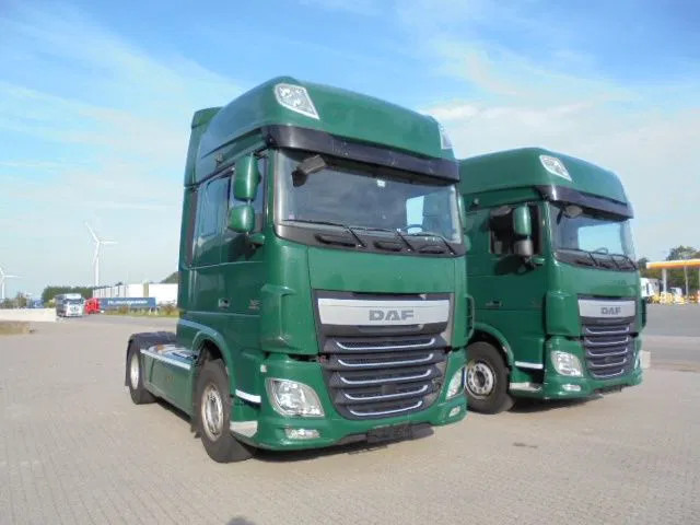 DAF XF 106.460 SUPER SPACE CAB - Tractor truck: picture 3 DAF XF 106.460 SUPER SPACE CAB - Tractor truck: picture 3