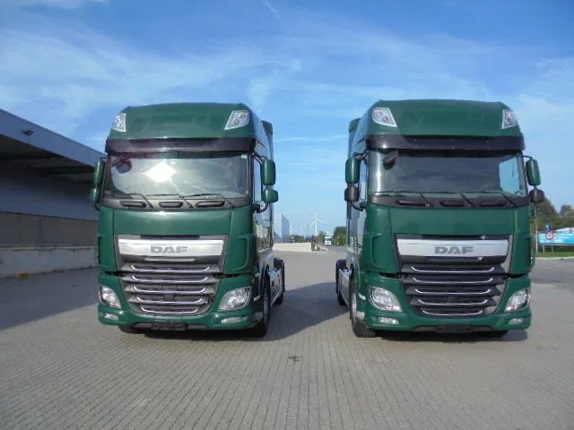 DAF XF 106.460 SUPER SPACE CAB - Tractor truck: picture 2 DAF XF 106.460 SUPER SPACE CAB - Tractor truck: picture 2
