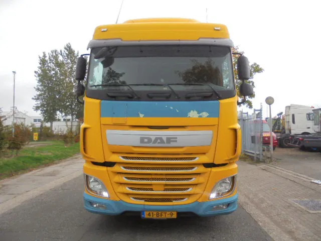 DAF XF 440 NL TRUCK - Tractor truck: picture 2 DAF XF 440 NL TRUCK - Tractor truck: picture 2
