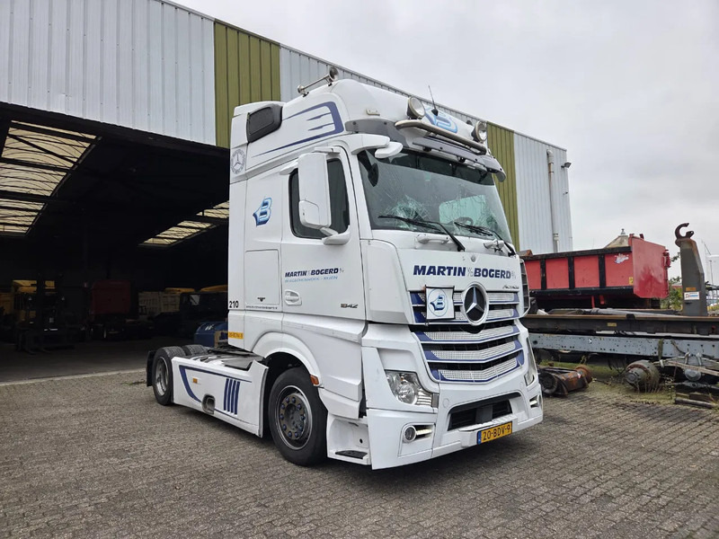 Mercedes-Benz Actros 1842 LS CABINE SCHADE NL TRUCK - Tractor truck: picture 2 Mercedes-Benz Actros 1842 LS CABINE SCHADE NL TRUCK - Tractor truck: picture 2