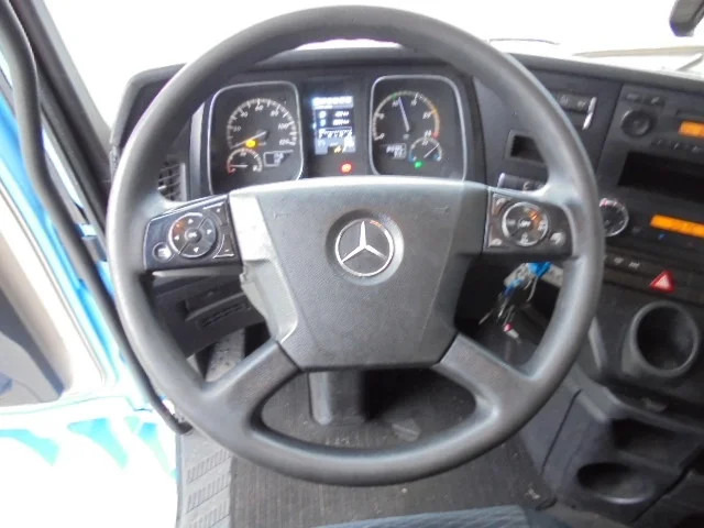 Tractor truck Mercedes-Benz Actros 1842 LS EUR6: picture 11