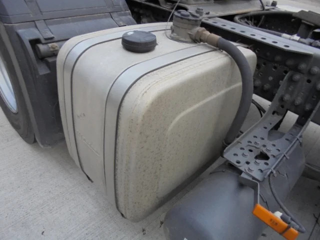 Tractor truck Mercedes-Benz Actros 1943 LS EUR6: picture 8