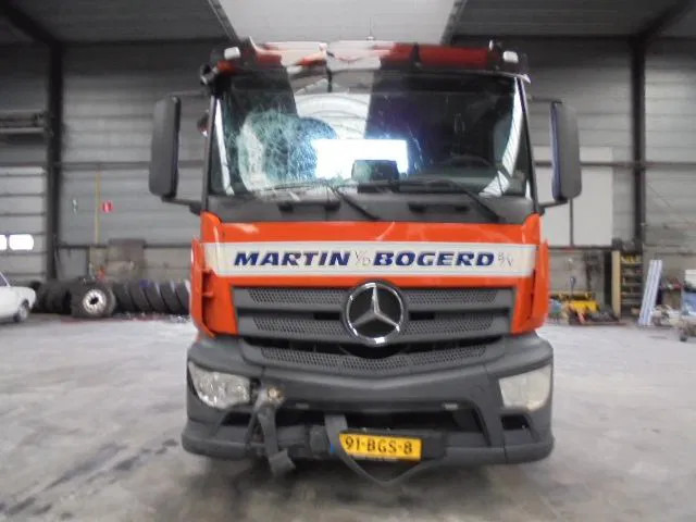 Mercedes-Benz Antos 1832 CABINE SCHADE FOR PARTS - Tractor truck: picture 2 Mercedes-Benz Antos 1832 CABINE SCHADE FOR PARTS - Tractor truck: picture 2