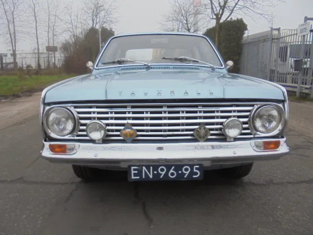Vauxhall Victor 101 SUPER - Sedan: picture 2 Vauxhall Victor 101 SUPER - Sedan: picture 2