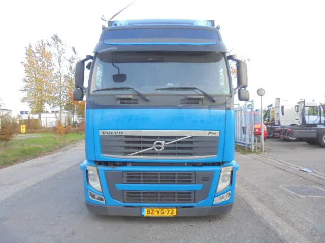 Volvo FH 420 6X2 NL TRUCK - Curtain side truck: picture 2 Volvo FH 420 6X2 NL TRUCK - Curtain side truck: picture 2