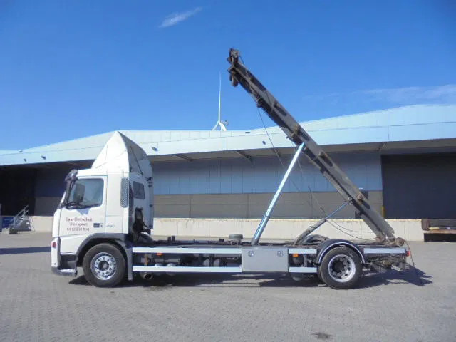 Volvo FM 260 MANUAL GEAR NL TRUCK - Cable system truck: picture 5 Volvo FM 260 MANUAL GEAR NL TRUCK - Cable system truck: picture 5