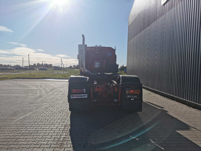 Tractor truck MAN 41.463 Heaby duty tractor unit 8x4: picture 6