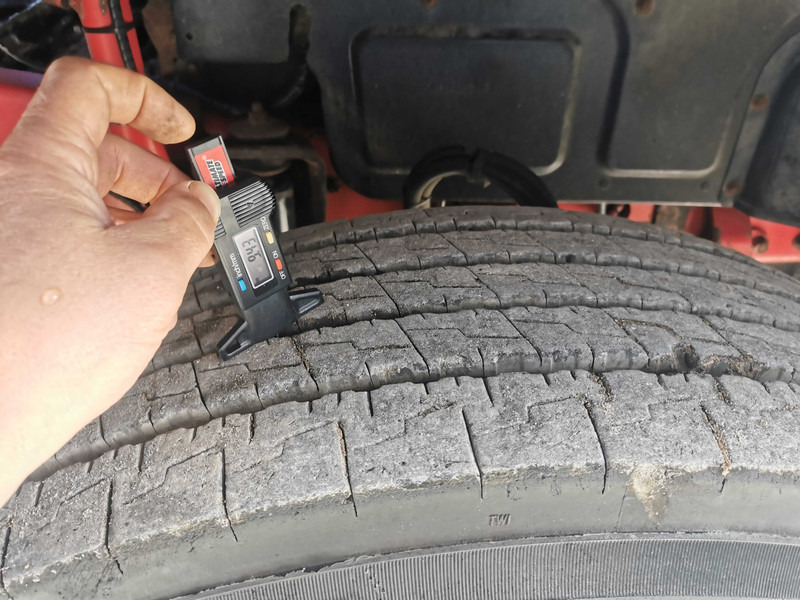 Tractor truck MAN 41.463 Heaby duty tractor unit 8x4: picture 16