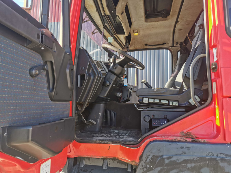 Tractor truck MAN 41.463 Heaby duty tractor unit 8x4: picture 20