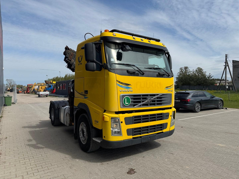 Volvo FH 12 +Hiab 220-5 + Remote control - Tractor truck: picture 3 Volvo FH 12 +Hiab 220-5 + Remote control - Tractor truck: picture 3