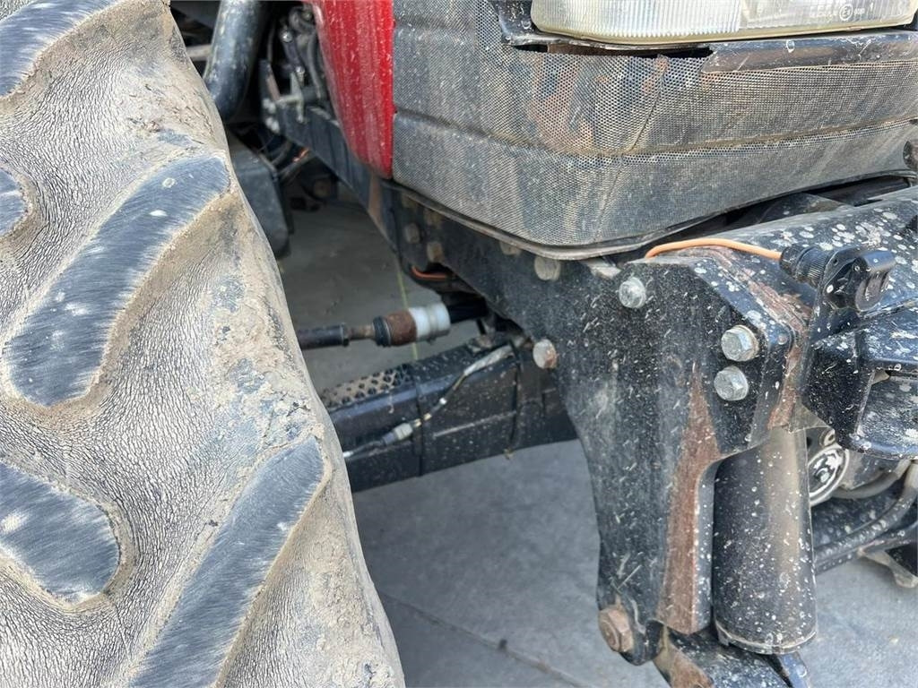 Farm tractor Case IH CVX 120: picture 8