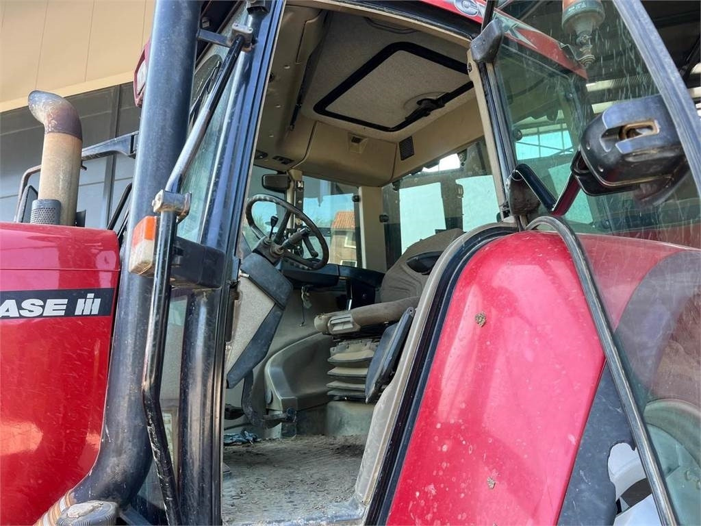 Farm tractor Case IH CVX 120: picture 10