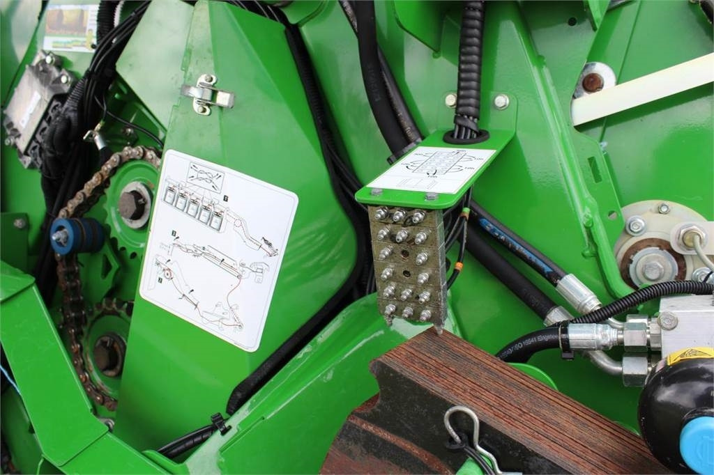 Round baler John Deere 990: picture 9