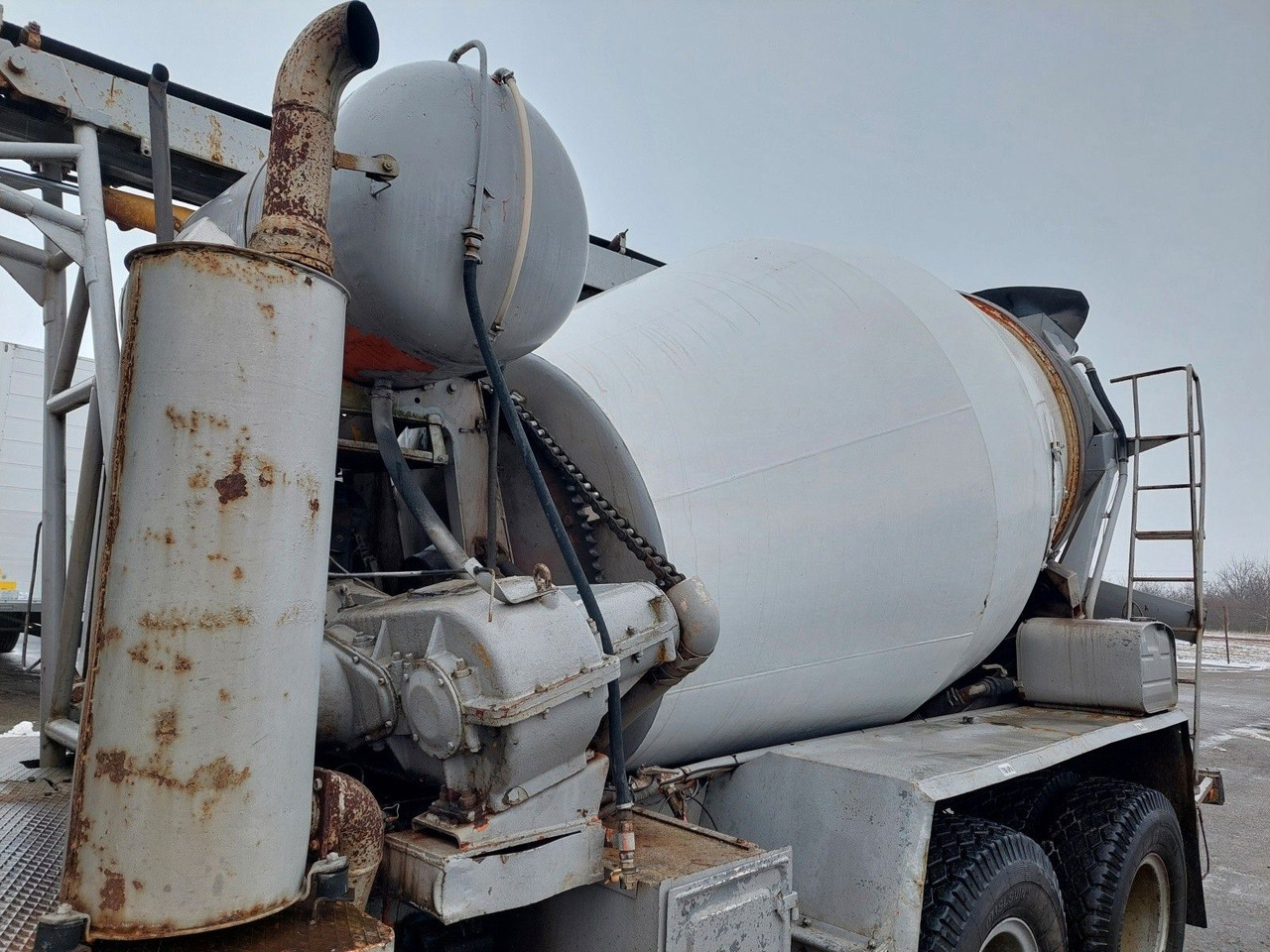 Tatra T815 6x6 mit Fördererband PD-01 - Concrete mixer truck: picture 5 Tatra T815 6x6 mit Fördererband PD-01 - Concrete mixer truck: picture 5