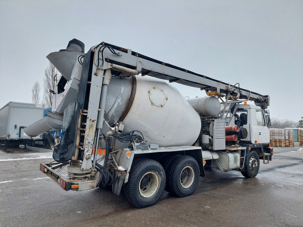 Tatra T815 6x6 mit Fördererband PD-01 - Concrete mixer truck: picture 4 Tatra T815 6x6 mit Fördererband PD-01 - Concrete mixer truck: picture 4