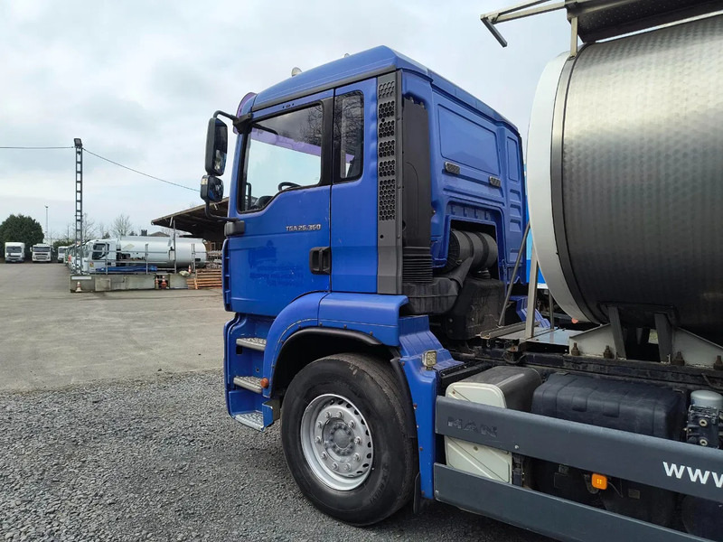 Tanker truck for transportation of milk MAN TGA 26.360 INSULATED INOX TANK - 2 COMP - AIRCO - LIFT/STEERING AXLE: picture 14