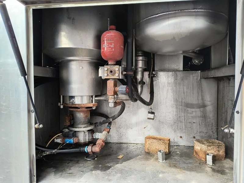 Tanker truck for transportation of milk MAN TGA 26.360 INSULATED INOX TANK - 2 COMP - AIRCO - LIFT/STEERING AXLE: picture 19