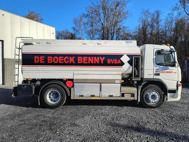 Volvo FM 300 14000L FUEL/CARBURANT - 4 COMP - Tanker truck: picture 4 Volvo FM 300 14000L FUEL/CARBURANT - 4 COMP - Tanker truck: picture 4