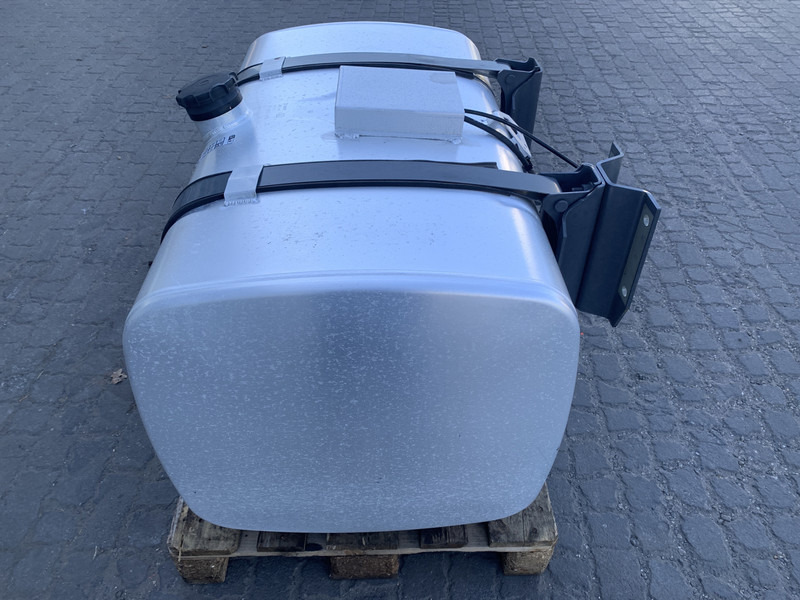 DAF - Fuel tank for Truck: picture 2 DAF - Fuel tank for Truck: picture 2