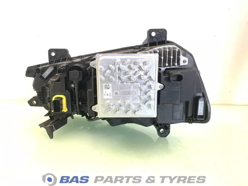 DAF XG - Headlight for Truck: picture 2 DAF XG - Headlight for Truck: picture 2