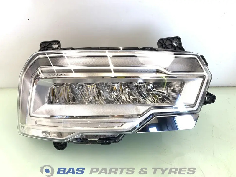 DAF XG - Headlight for Truck: picture 1 DAF XG - Headlight for Truck: picture 1