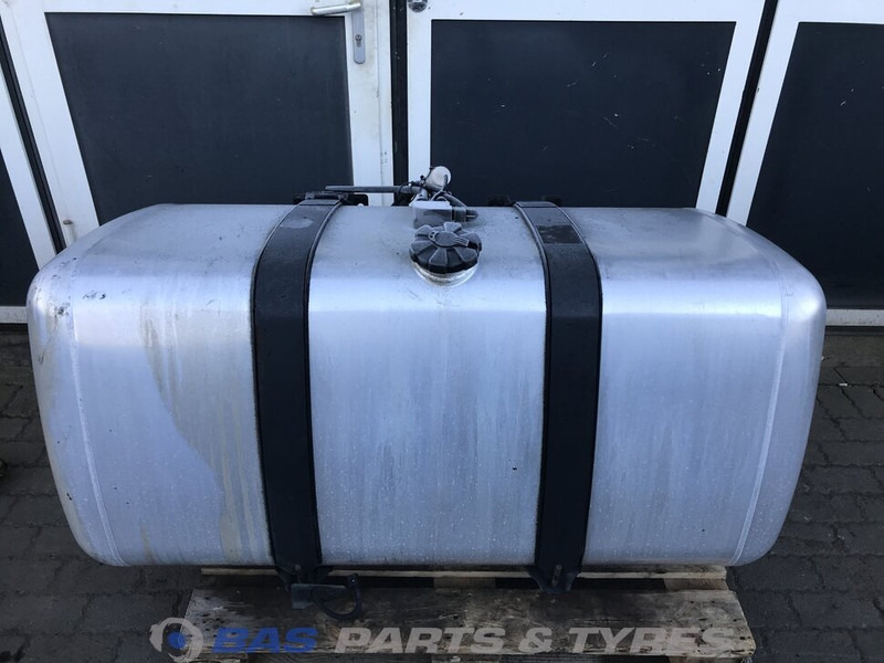 Mercedes-Benz  - Fuel tank for Truck: picture 1 Mercedes-Benz  - Fuel tank for Truck: picture 1